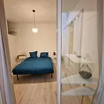 Апартаменты Le Saint Baudile 80sqm Parking Ac Church View