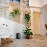 Апартаменты Le Saint Baudile 80sqm Parking Ac Church View