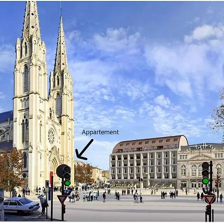 Апартаменты Le Saint Baudile 80sqm Parking Ac Church View