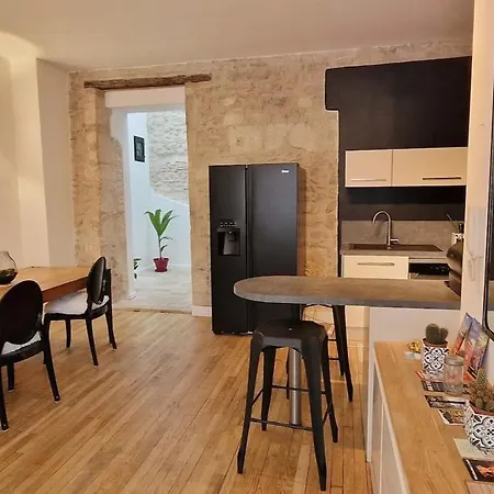 Le Saint Baudile 80sqm Parking Ac Church View Apartment