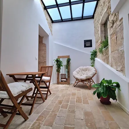 Le Saint Baudile 80sqm Parking Ac Church View *