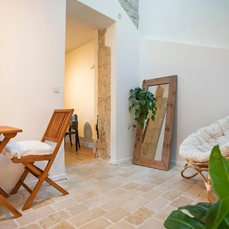 Apartment Le Saint Baudile 80sqm Parking Ac Church View Nîmes