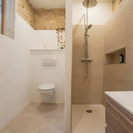 Le Saint Baudile 80sqm Parking Ac Church View Apartment