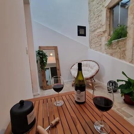 Apartment Le Saint Baudile 80sqm Parking Ac Church View