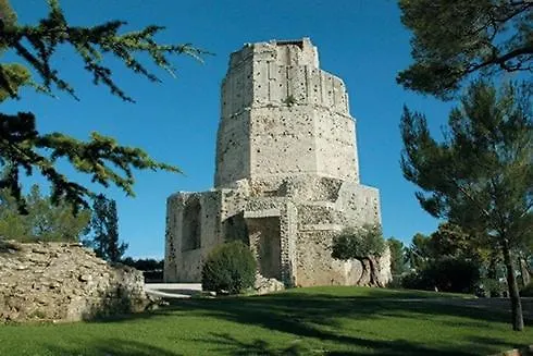 Le Saint Baudile 80sqm Parking Ac Church View Διαμέρισμα *
