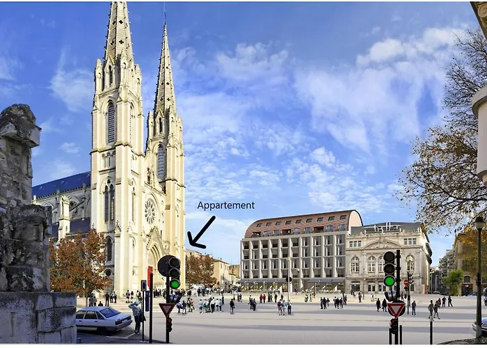 Διαμέρισμα Le Saint Baudile 80sqm Parking Ac Church View