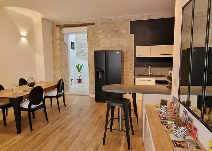 Le Saint Baudile 80sqm Parking Ac Church View Διαμέρισμα