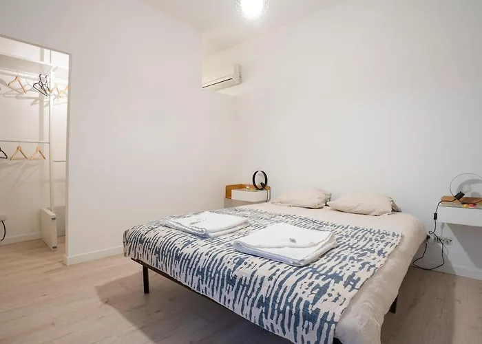 Le Saint Baudile 80sqm Parking Ac Church View