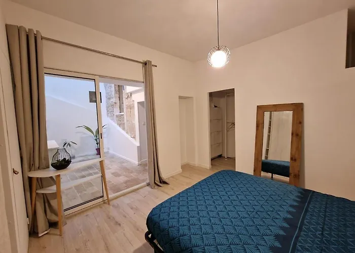 Le Saint Baudile 80sqm Parking Ac Church View Διαμέρισμα Νιμ