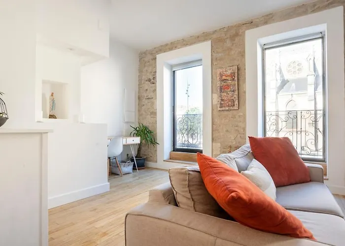 Le Saint Baudile 80sqm Parking Ac Church View Διαμέρισμα