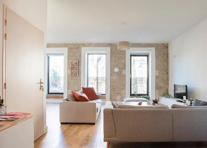 Le Saint Baudile 80sqm Parking Ac Church View Διαμέρισμα
