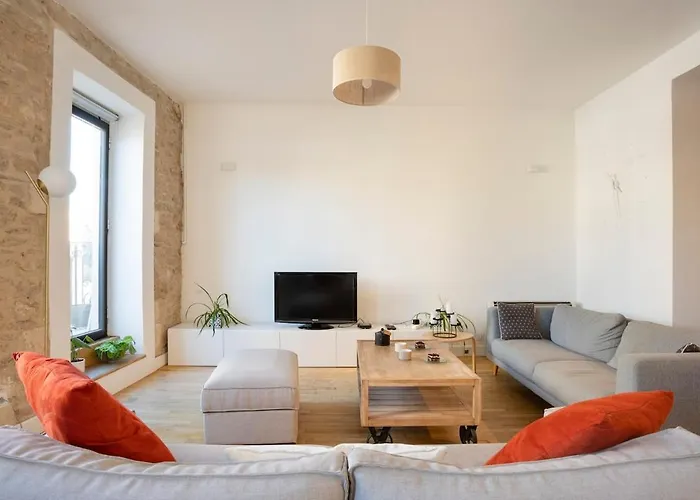 Le Saint Baudile 80sqm Parking Ac Church View * Νιμ